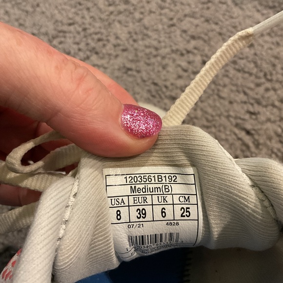 Brooks Women’s Vintage White Purple Sneakers Gym Yoga Running Athletic Shoes, 8 - Picture 7 of 7